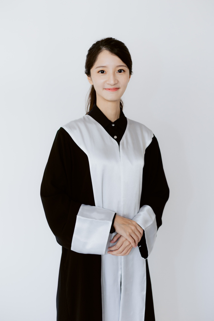 張瓊云律師專業形象照